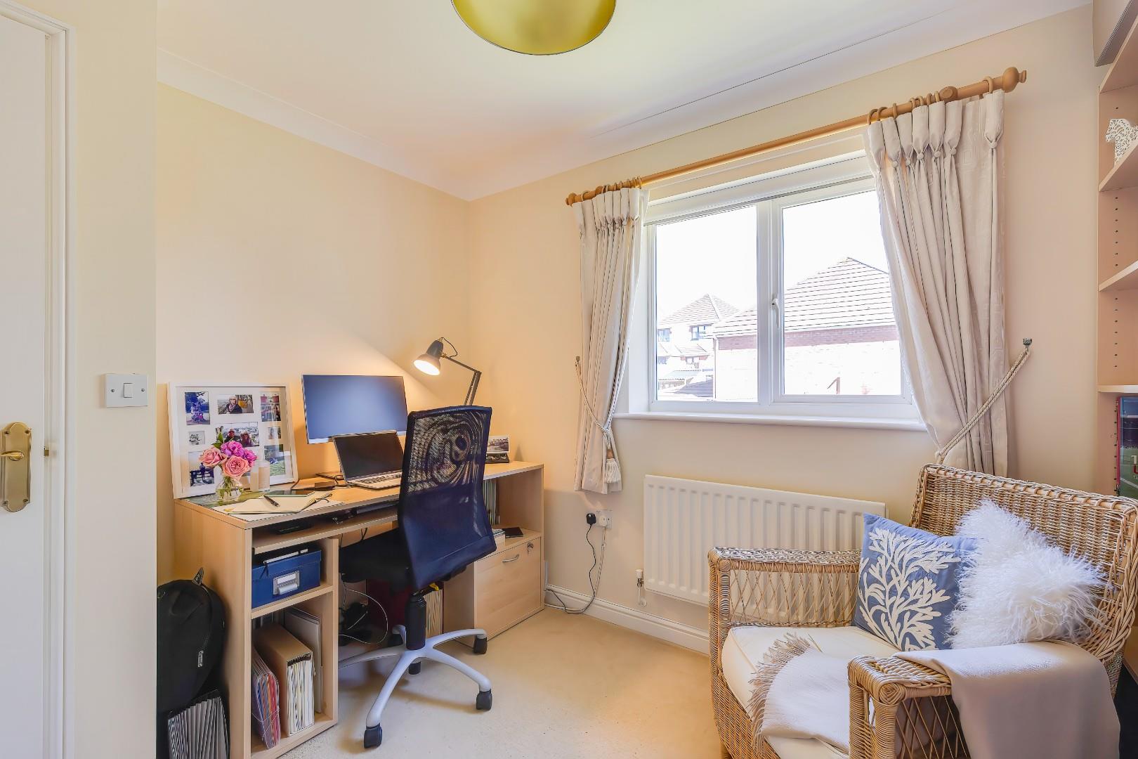 12 Blodyn Y Gog, Barry, CF63 1FB